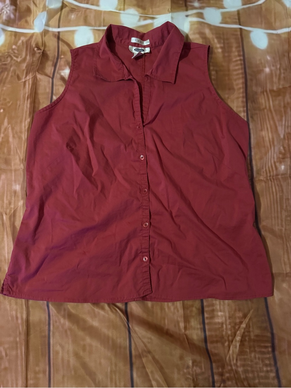 Old Navy Sleeveless Button-Front Blouse - Wine Red